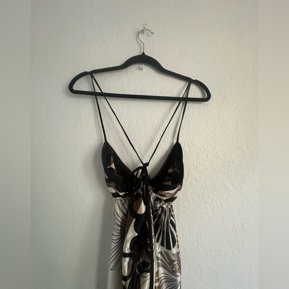 Elegant Black and White Patterned Maxi Dress size small - Picture 5 of 5